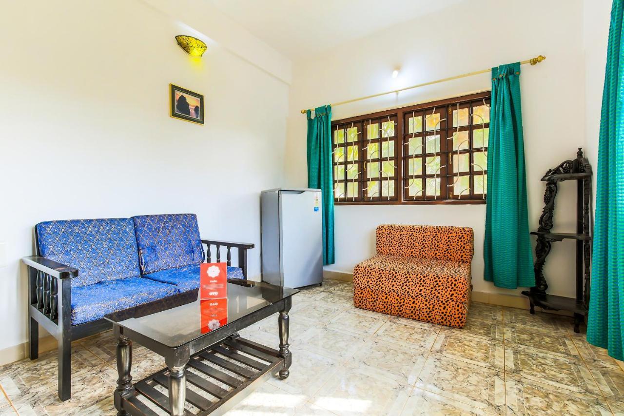Oyo 13311 The White Feather Hotel مادريم المظهر الخارجي الصورة